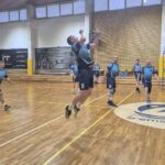 Fotografia z meczu pomiędzy Jednostką Wojskową i UKS Kusy Dolsk